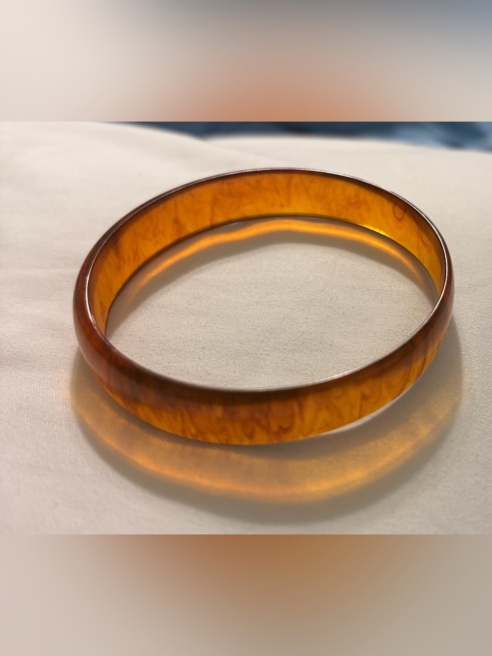 * Vintage Ice Tea Swirl Bakelite Bangle Bracelet Semi Translucent Marble *